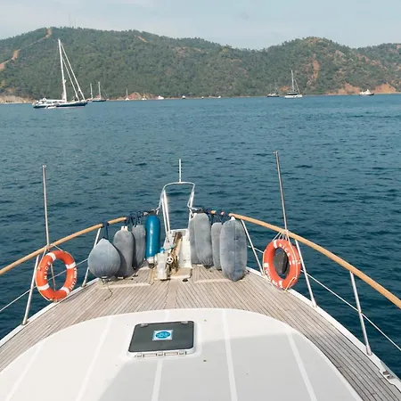 보트호텔 Vira Yacht *